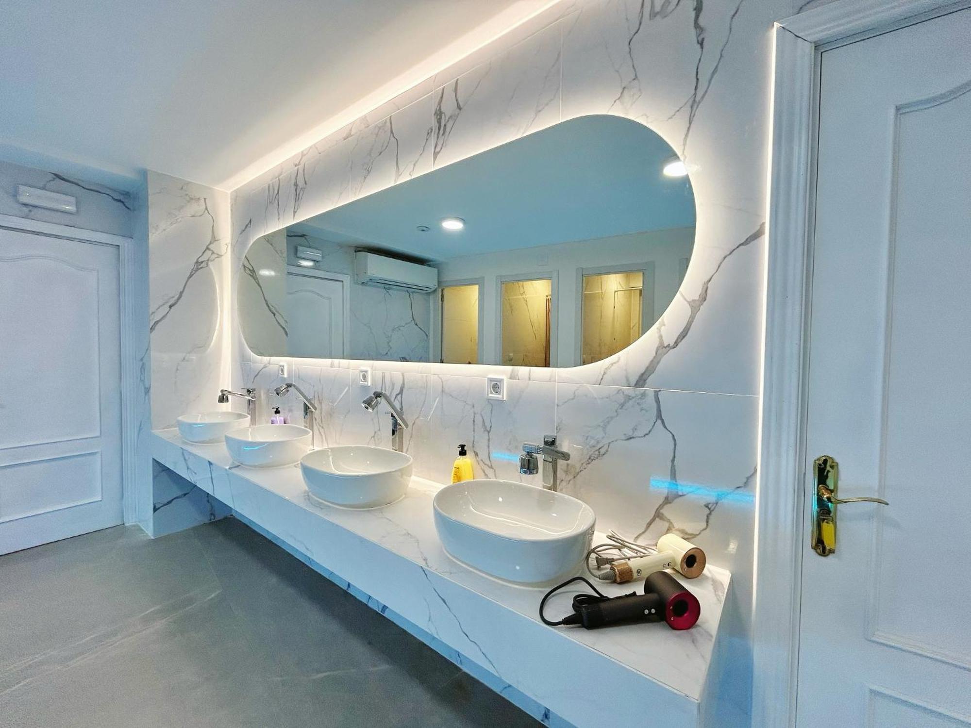 Unplan Hostel Madrid Ngoại thất bức ảnh