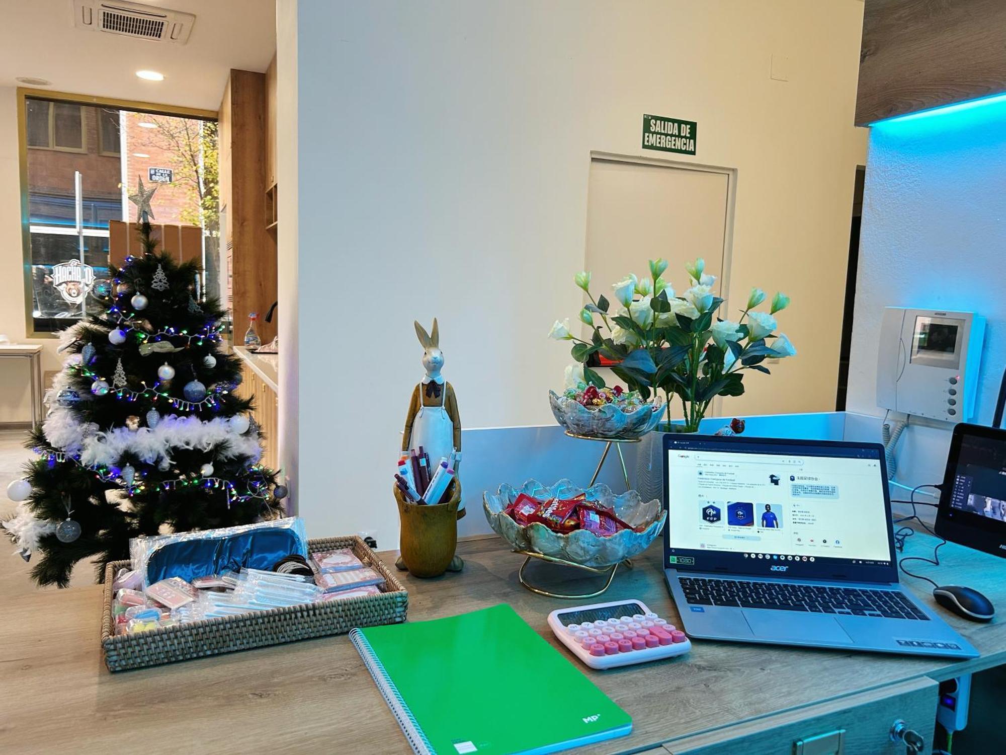 Unplan Hostel Madrid Ngoại thất bức ảnh