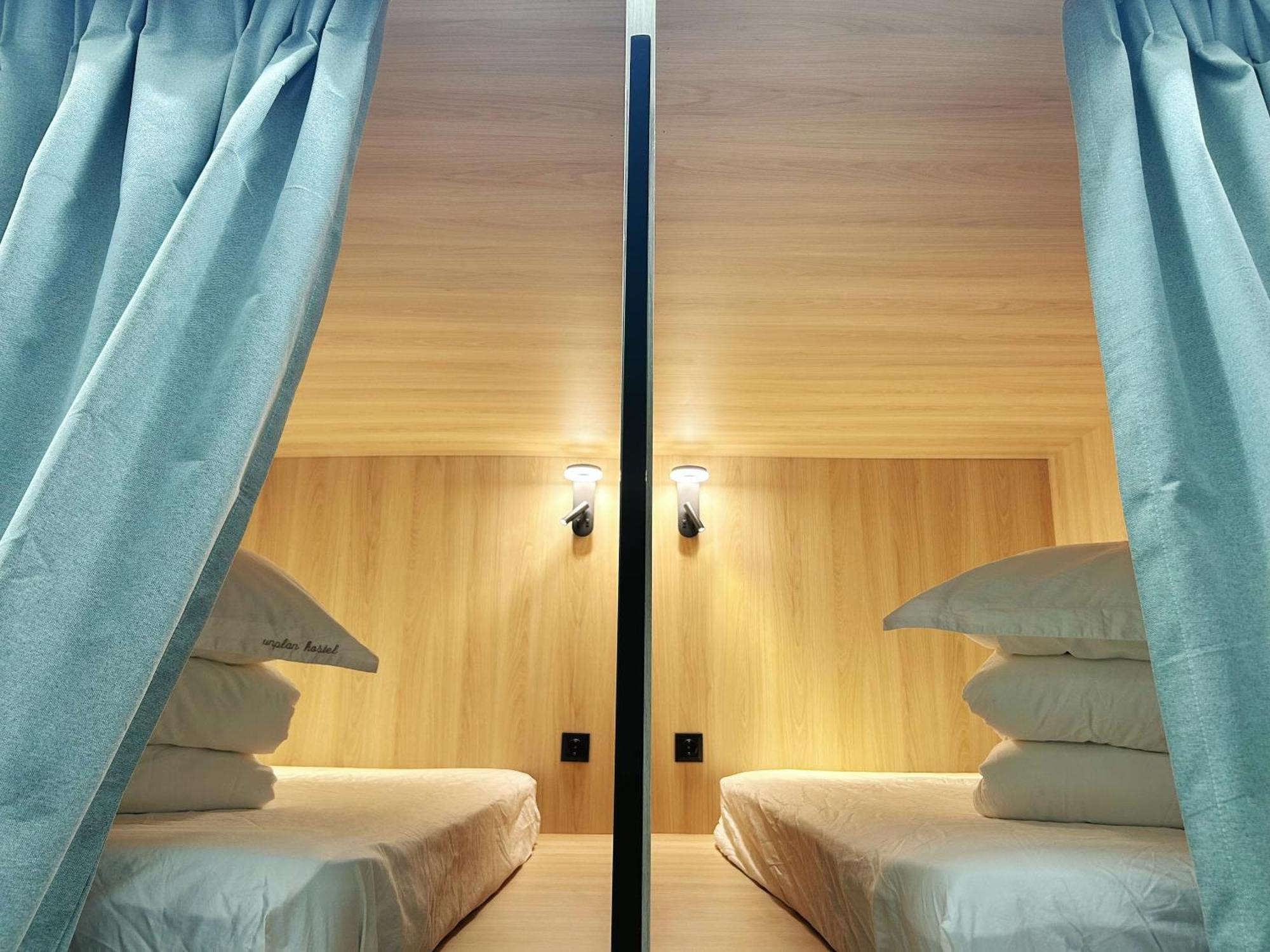 Unplan Hostel Madrid Ngoại thất bức ảnh