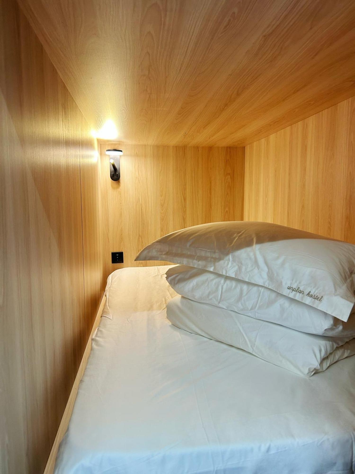 Unplan Hostel Madrid Ngoại thất bức ảnh