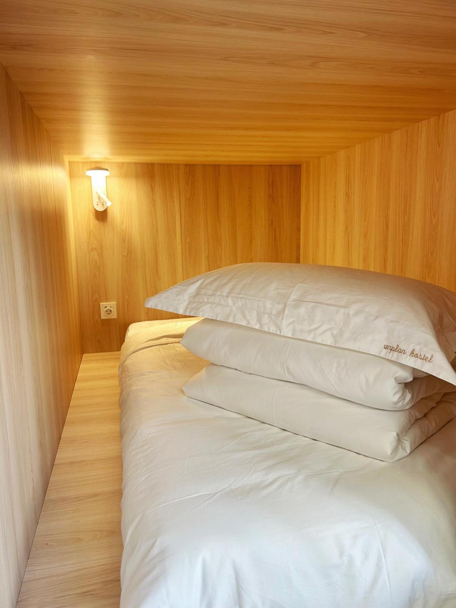 Unplan Hostel Madrid Ngoại thất bức ảnh