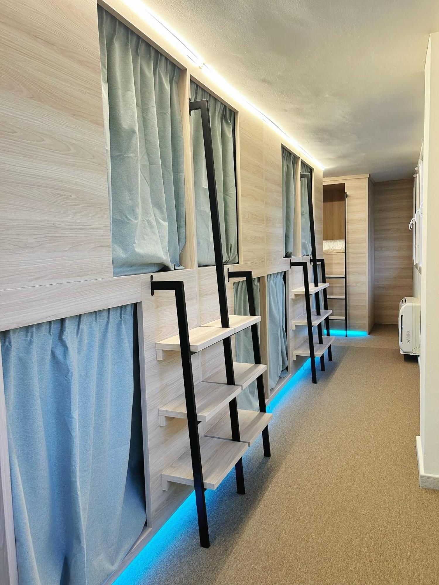 Unplan Hostel Madrid Ngoại thất bức ảnh