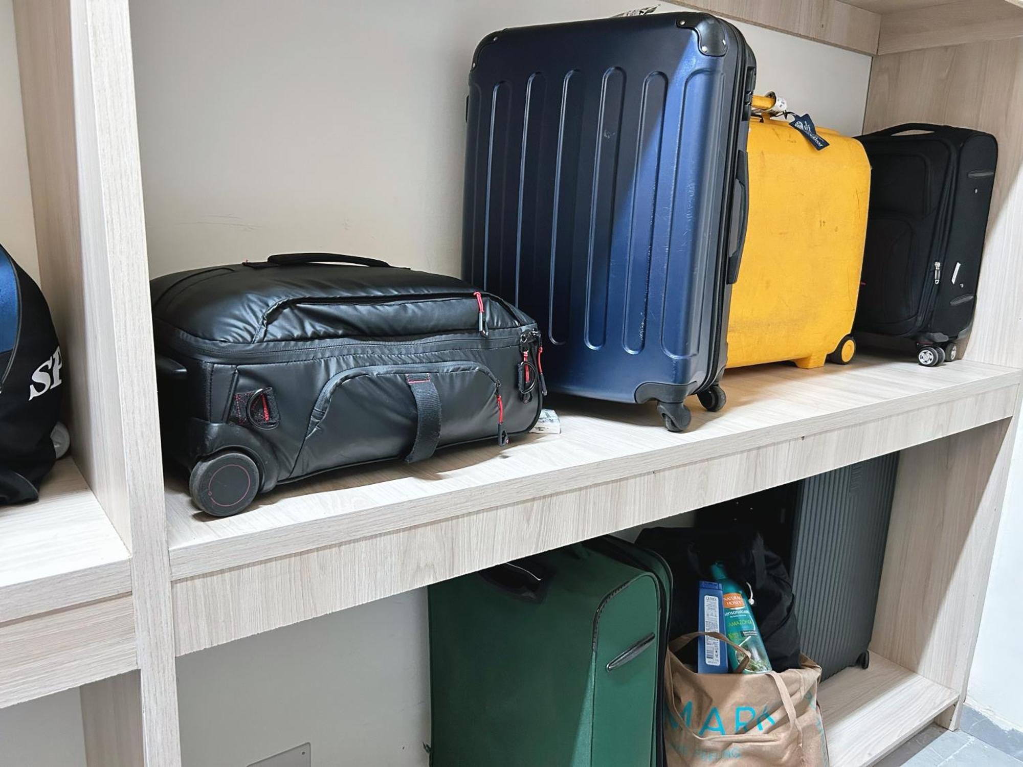 Unplan Hostel Madrid Ngoại thất bức ảnh